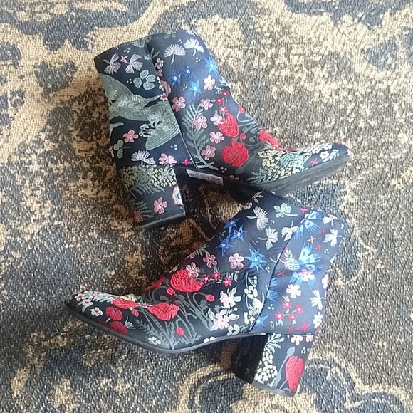 Sz 7.5 pattern boots - Picture 4 of 4